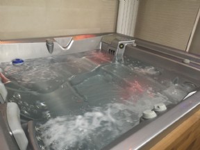 Jacuzzi.